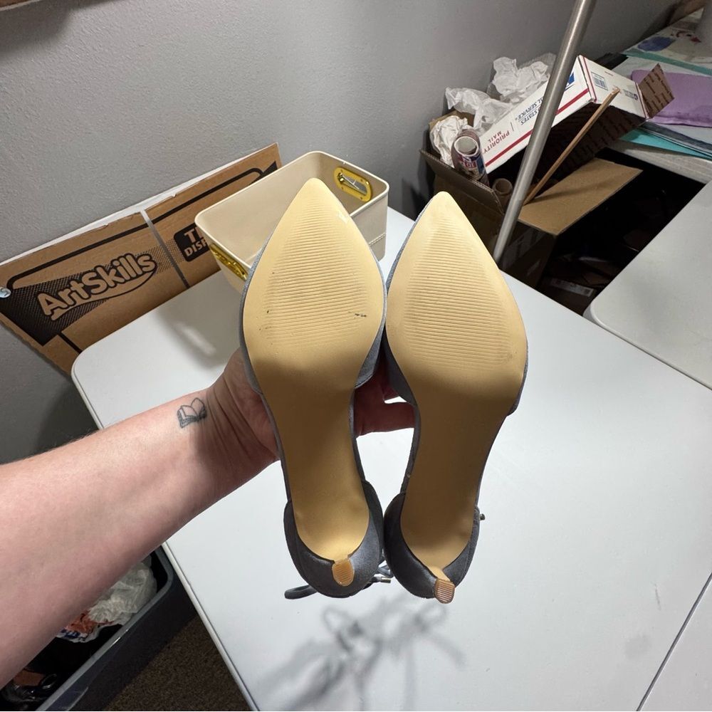 NWOB Nine West Powder Blue Pointed Toe Leather Pumps with Ankle Wrap — Size 8M - Picture 4 of 8